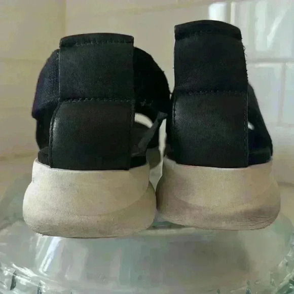 OTBT Forever Whitney black leather slip on cutout sandals size 8 - Picture 5 of 9